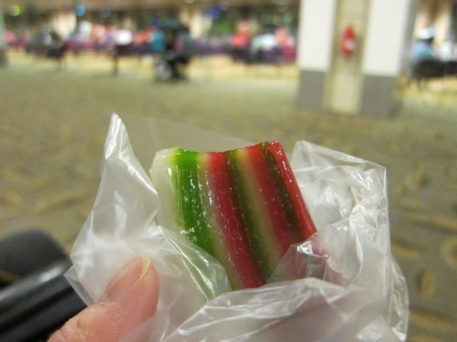 お土産をかうのと合わせて<br />ラピスサグにも挑戦。<br />(この手に持ってるやつです)<br />すっごいクニョクニョ。