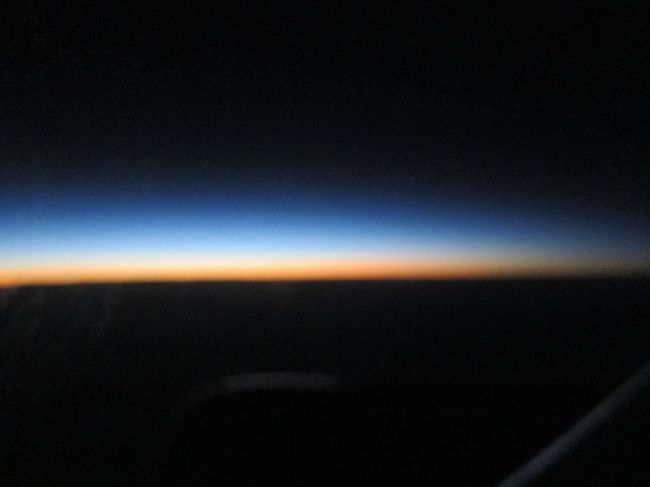 飛行機からの景色。<br /><br />これまで気が進まなかった<br />シンガポールの旅だったが<br />いざ行って見て、改めて<br />行かなきゃわからんもんだと<br />実感した。<br /><br />たくさんの人の優しさんに支えられ<br />素晴らしい旅をすることが出来たことに<br />心から感謝です。<br />大好きです、シンガポール。