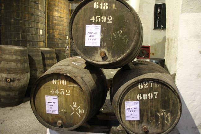 小さくてよく見えませんが、1880年と書いてありました。<br />どんな味がするんでしょう。