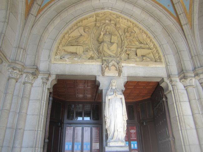 中に入りましたが、ミサの真っ最中でした。