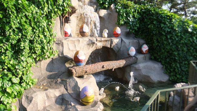 白雪姫とタマゴになった小人たち<br /><br />