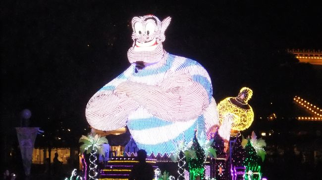 ジーニーのフロートには驚きがたくさんありました。