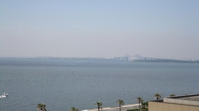 朝です。<br />快晴です。<br /><br />ベッドから海が見えて、リゾート感漂います。<br /><br />10年ぶりのシェラトンでしたが、大変気に入りました。