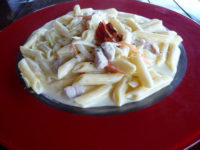 ホテルのレストランでランチ♪<br />濃厚ペンネおいし〜〜い！