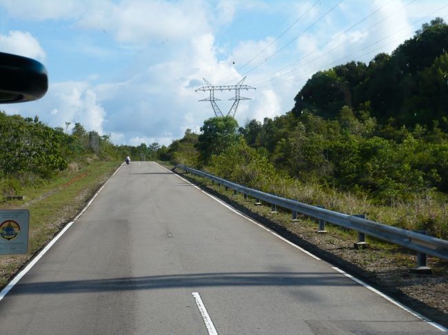 またまたバスでフェリー乗り場へ<br />さようなら楽しかったビンタン島！