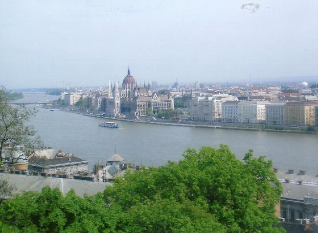 ドナウ川と国会議事堂