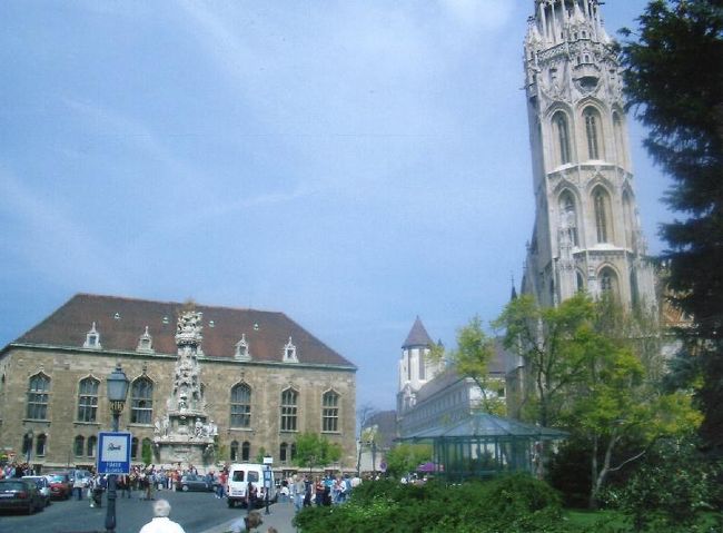 マーチャーシュー教会<br />王宮と同じぐらい歴史があるマーチャーシュー教会<br />ブダペストのシンボル的存在。<br />