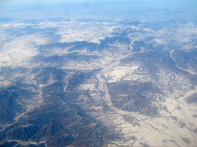 窓の外を見るぐらいしかやることがありません