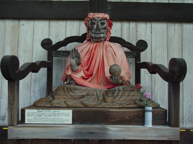 大仏殿出たすぐ脇にあるちょっと怖い像ですが・・・