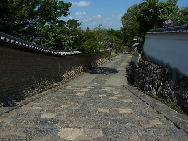 行きとは違う道へ<br />趣のある道です。