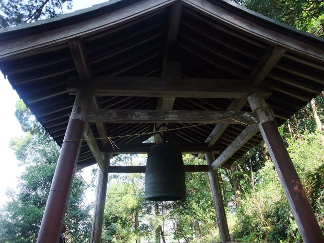 　泉神社は神社ですが、鐘楼があります。