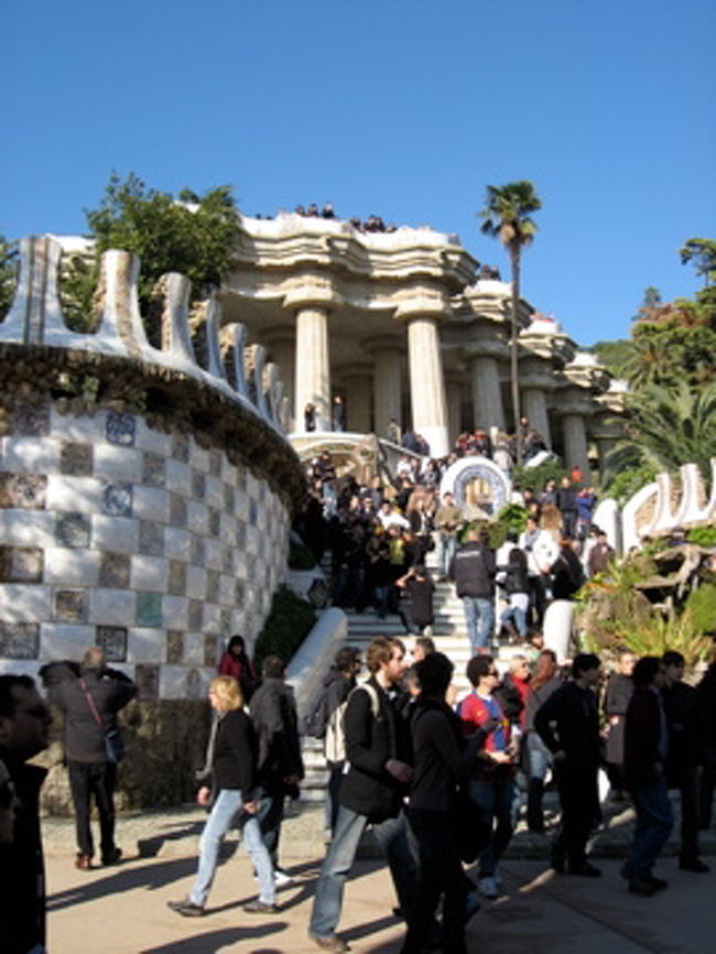 とにかく観光客でいっぱいでした。