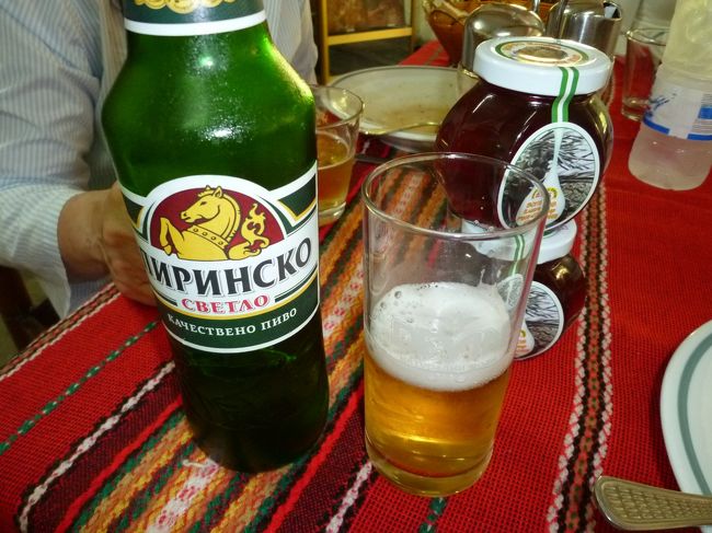 お昼に飲んだブルガリアのビール<br />すっきりして飲みやすかったです
