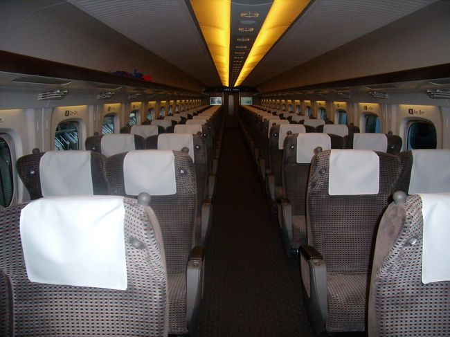 日頃から言ってるだろ、親方日の丸的発想の企業のやること、<br />高すぎるのだよ、この車両京都までついに私ひとりだぞ。<br />たとえば新宿から小田原までＪＲと小田急なんでいつまでもあの価格差<br />ほっとくのだ、いいかげんにしろって。ＪＲのやること<br />身勝手でみみっちく乗客の利便性経済性など考えたことあるのか<br />なんとか18の切符位だろ使えるのは