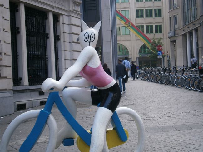 ギャルリー・サンチュベールの入り口にあったオブジェ