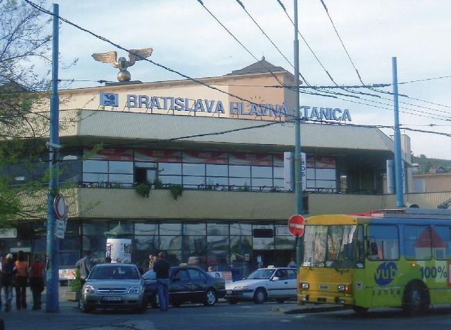 メインステーション<br />あまりに静かな駅前です。<br />タクシーの運転手も暇そうでした・・