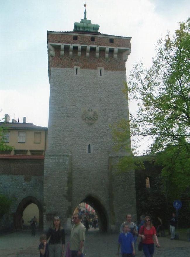 こちらはフロリアンスカ門<br />１３００年に出来たらしい。古い！