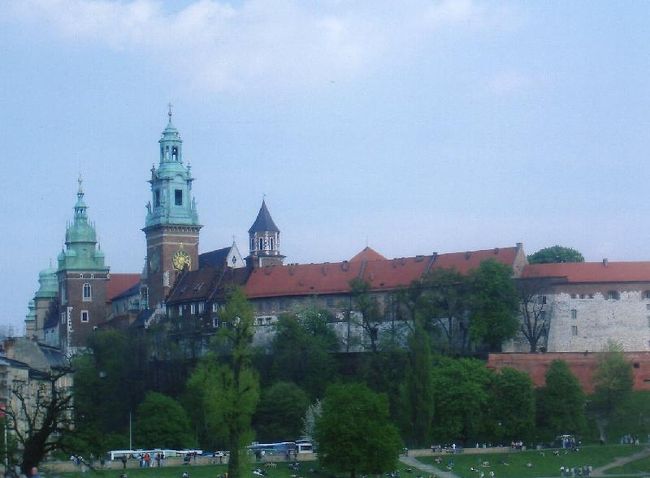 歴代ポーランド王の居城です。<br />御立派