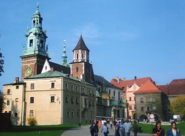 ヴァヴェル城に入ってみます