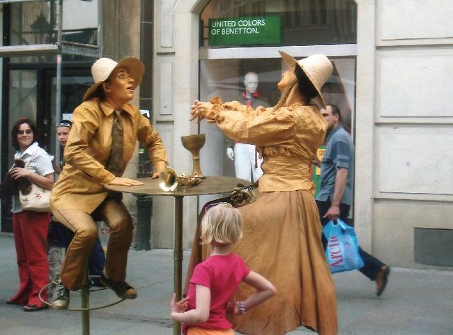 パントマイムもレベル高い・・