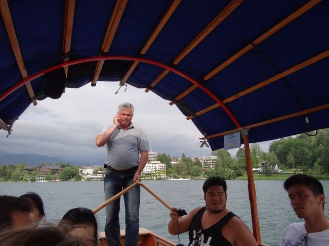 でも、おっちゃんケータイ出るなよｗ舟止まっちゃうやんか・・・<br />誰も文句言いません。放り出されたくないから・・・