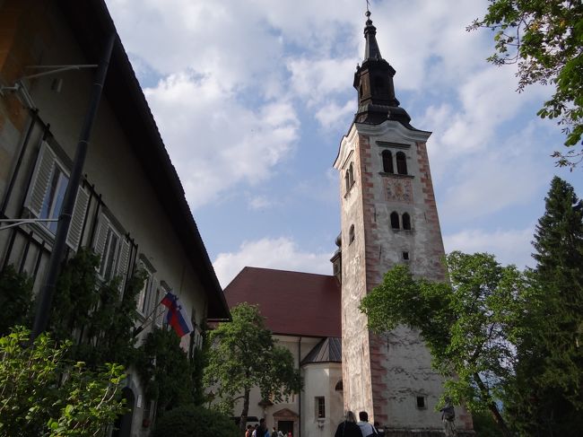 スロベニアのカップル憧れの聖母被昇天教会。