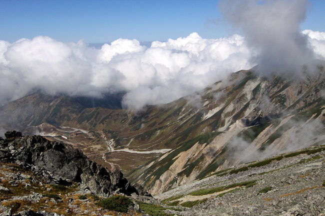 雲がムクムク湧いてきました、これも山岳風景の醍醐味！