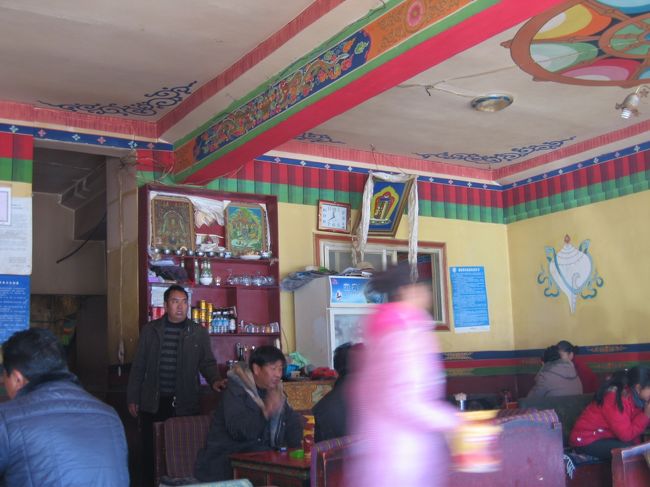 まずお昼ご飯を食べましょう、とこちらの食堂へ