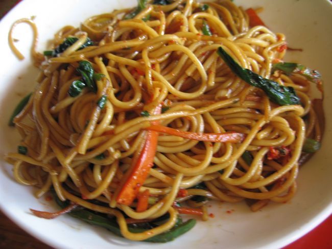 ドライバーさんはチョウメンを頼んでて、これが一番美味しかった!!<br /><br />次行ったら、まずこれを食べたいです