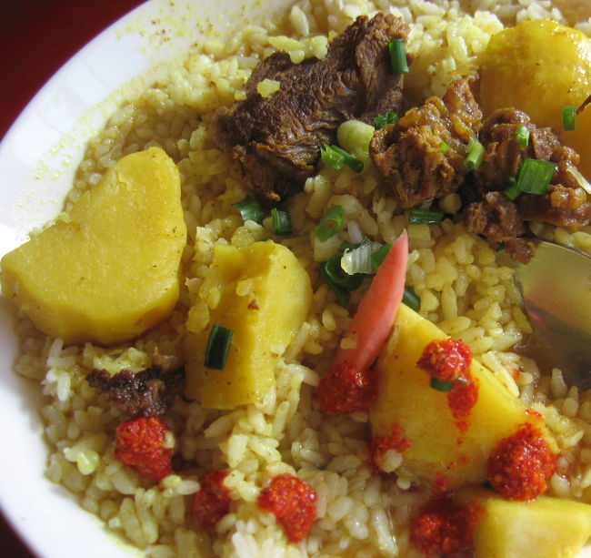 唐辛子ペーストを加えると別の味を楽しめます<br /><br />もちろん完食、ご馳走様でした!!