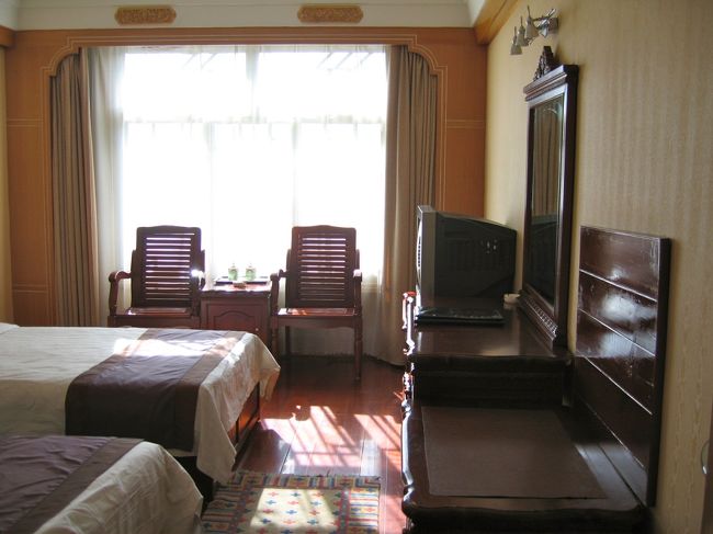 結構広いし清潔。。。素敵な滞在になりそうです<br /><br />もっとオンボロ民宿みたいのを想像してました<br />バックパッカーさんの常宿だってネットで見たので<br /><br />もちろん、ホテルの中でもいい部屋をセイナン・スカイさんが取ってくれたんでしょう<br />代金が込み込みだったので高いのか安いのか全く分かりませんが、<br />総じて良かったです
