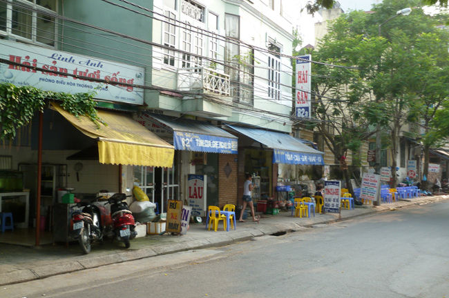 チュックバック湖沿いのトランヴ通りの風景。