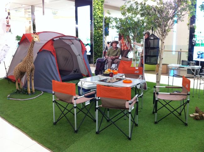 何故？？？　キリンのぬいぐるみ？<br /><br />伝えたいイメージは分かるけど、うーんよく分からない…