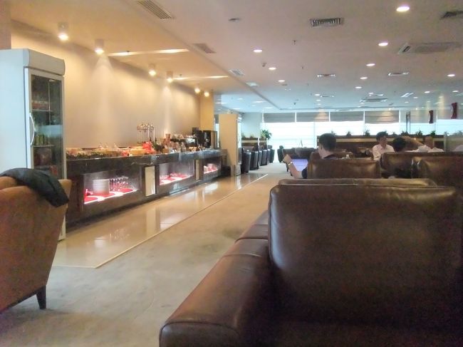 ラウンジでちょっと休憩して同じ飛行機に乗り込みます。