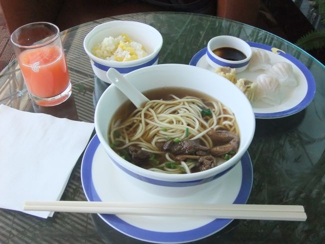 出国後はCAラウンジへ。<br />昨日食べてないからおなかすいた！<br /><br />