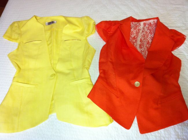 こちらも夏用ジャケットに黄色とオレンジを購入♪<br />日本にはなかなかこういうデザインが無いのよね…<br /><br />今回は、なんじゃかんじゃと色々買いました。韓国コスメをゆっくり見れなかったけど、次回また訪韓した時のお楽しみにしときます。