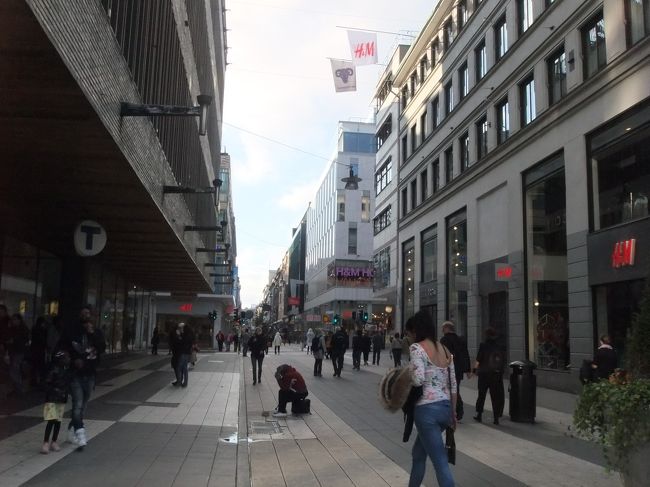 その後はご飯を求めて街を彷徨う。。。