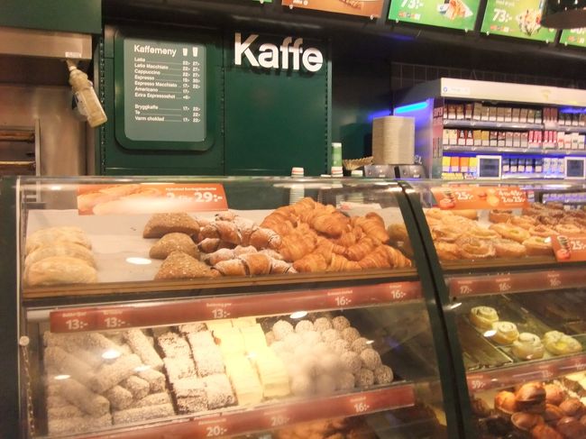 宿に戻る前に、セブンに寄ってみた。<br />