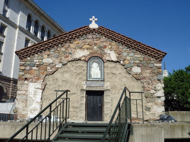 聖ペトカ地下教会<br />工事中のため入れませんでした。