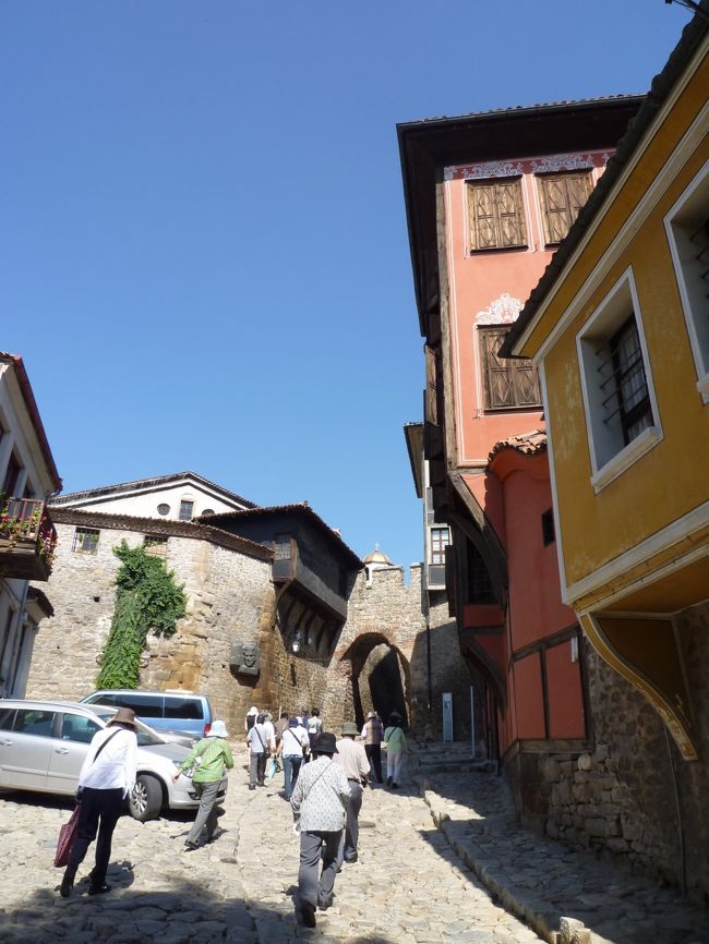 2階がせり出している家々