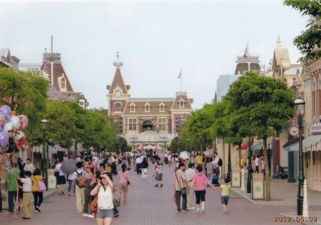 お土産を買いに向かおう。