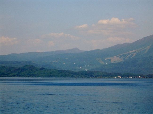 乳頭山<br />御座石神社付近からの乳頭山です。