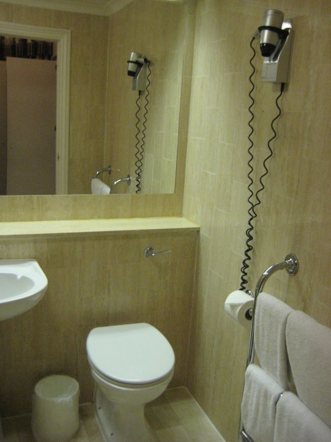 ドライヤーのビヨ〜ンと伸びきっているコードは気になるところです