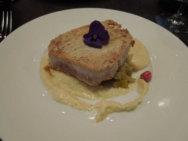 メインはカジキマグロ。<br />焼き方を聞かれました。レアにしてみましたが、フレンチにはウェルダンがよかったかも？？？