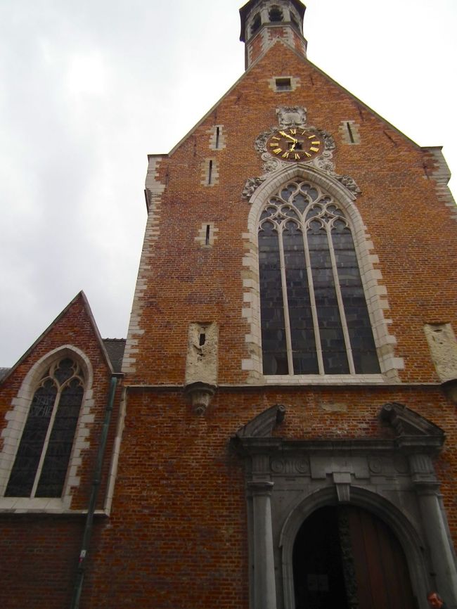 　マドレーヌ教会もこれまで前を通る度に入りにくい雰囲気だったので、一度も足を踏み入れたことがありませんでした。