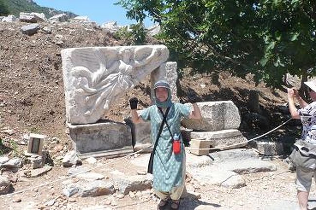 勝利の女神像<br />(これで商売に勝てる？！)