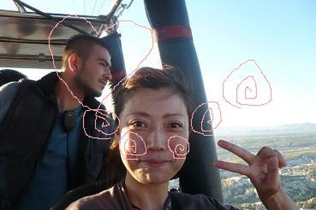 操縦士さん、イケメンだよね〜＾＾<br />１６０ユーロ払った価値、おおいにありました！！<br />約５０分間の飛行です。<br />これを体験しなきゃダメです（*^_^*）