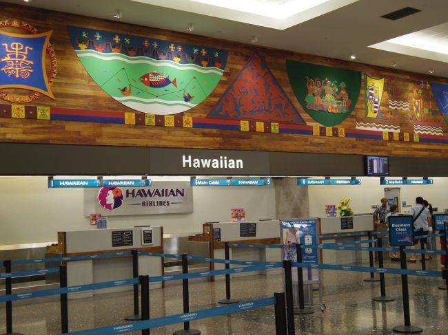 チェックインカウンター<br /><br />笑っちゃうぐらい空いてました