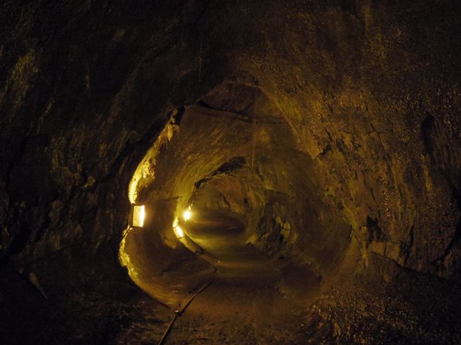 サーストン・ラバ・チューブ<br /><br />溶岩トンネル<br /><br />不思議です！！