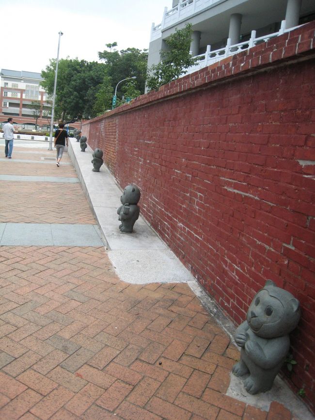 台北孔子廟にあった猿のオブジェ。11匹の猿たち